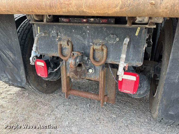 image for item DP6154 2018 Peterbilt 348 dump truck