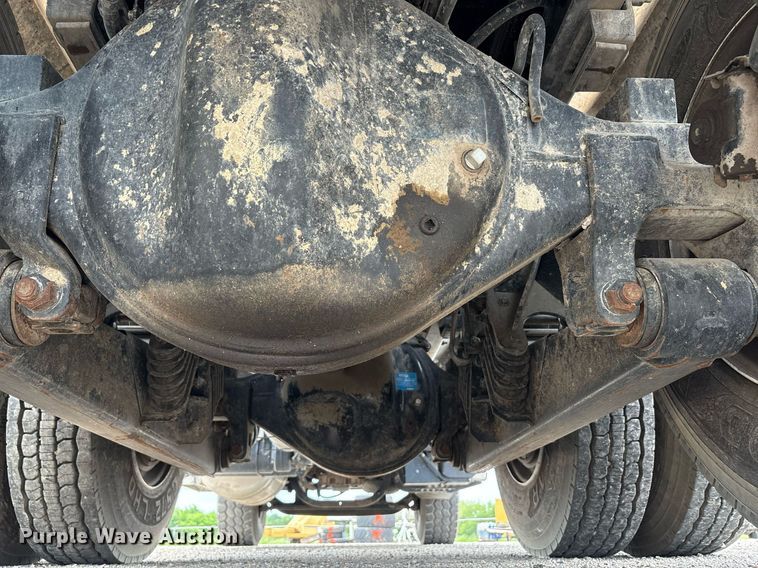 image for item DP6154 2018 Peterbilt 348 dump truck