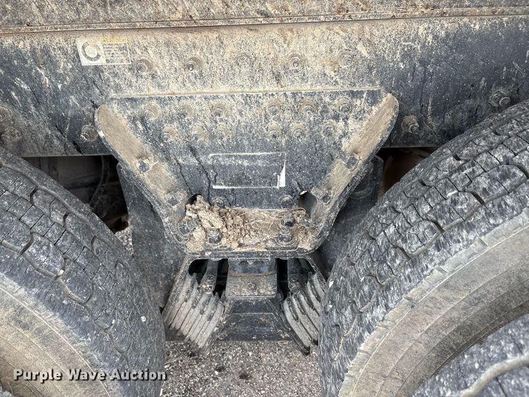 image for item DP6154 2018 Peterbilt 348 dump truck