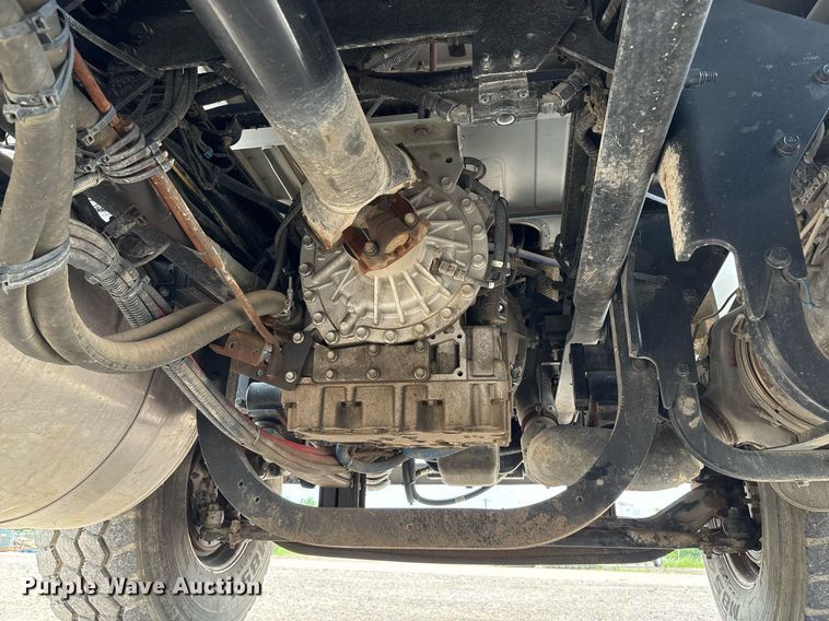 image for item DP6154 2018 Peterbilt 348 dump truck