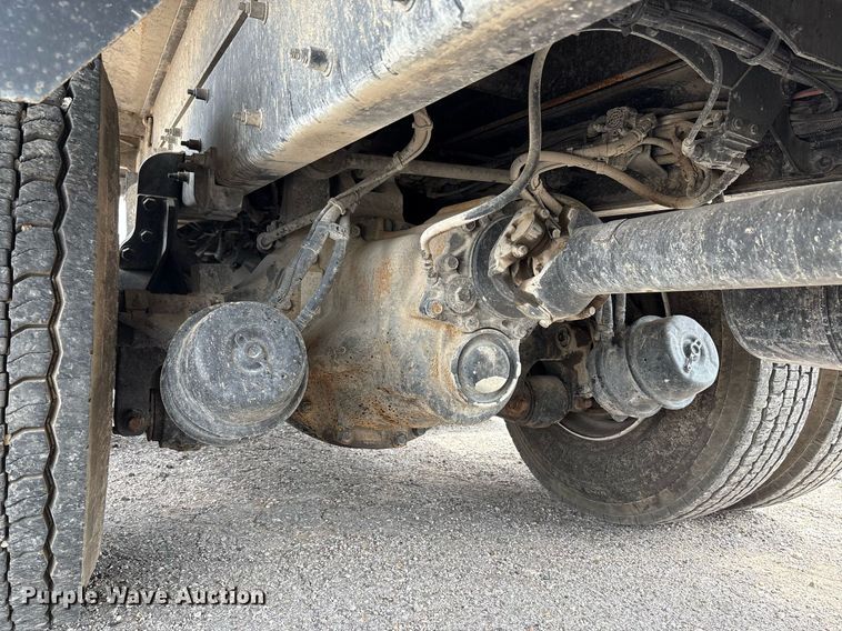 image for item DP6154 2018 Peterbilt 348 dump truck