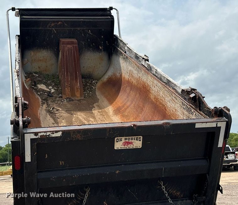 image for item DP6154 2018 Peterbilt 348 dump truck