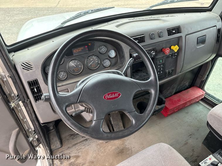 image for item DP6154 2018 Peterbilt 348 dump truck