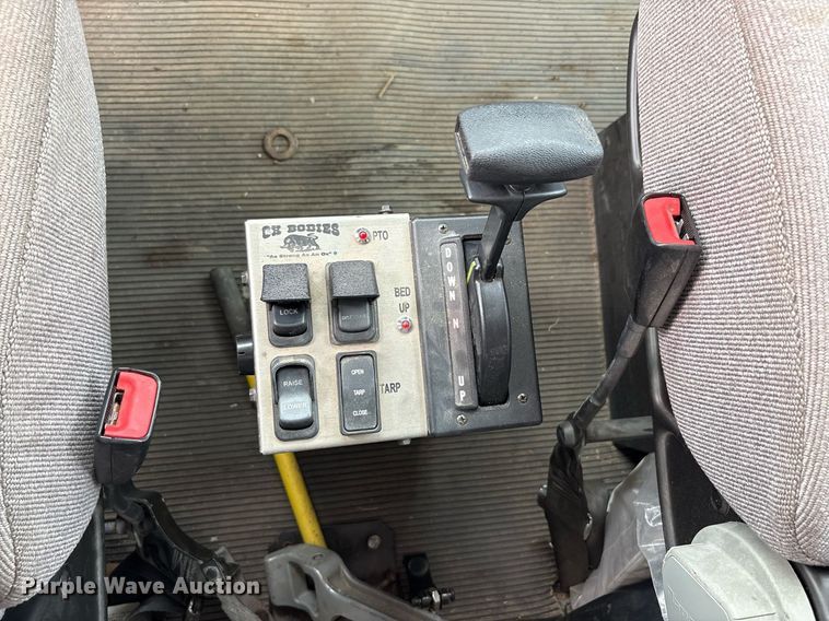 image for item DP6154 2018 Peterbilt 348 dump truck