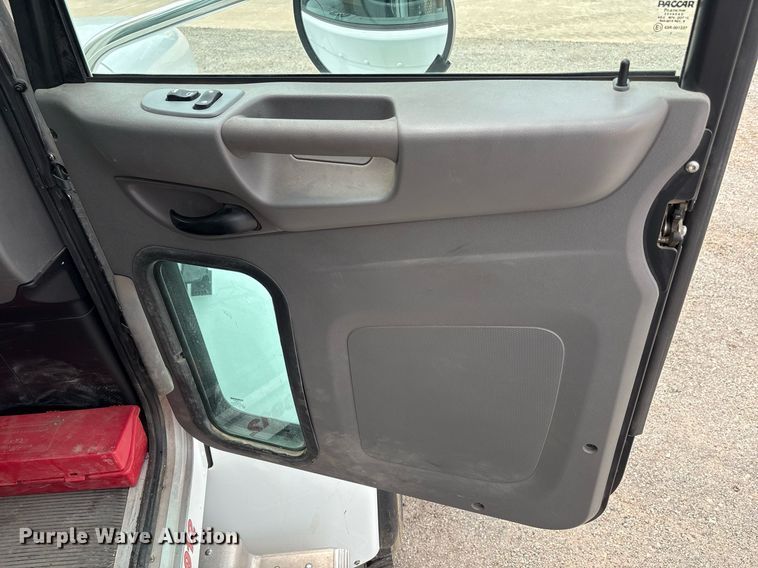 image for item DP6154 2018 Peterbilt 348 dump truck