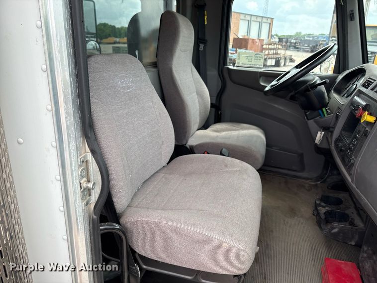 image for item DP6154 2018 Peterbilt 348 dump truck