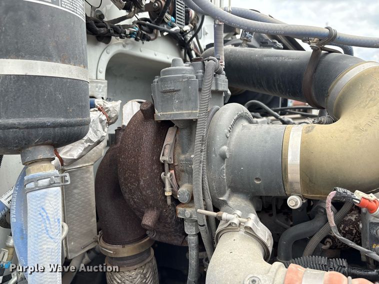 image for item DP6154 2018 Peterbilt 348 dump truck