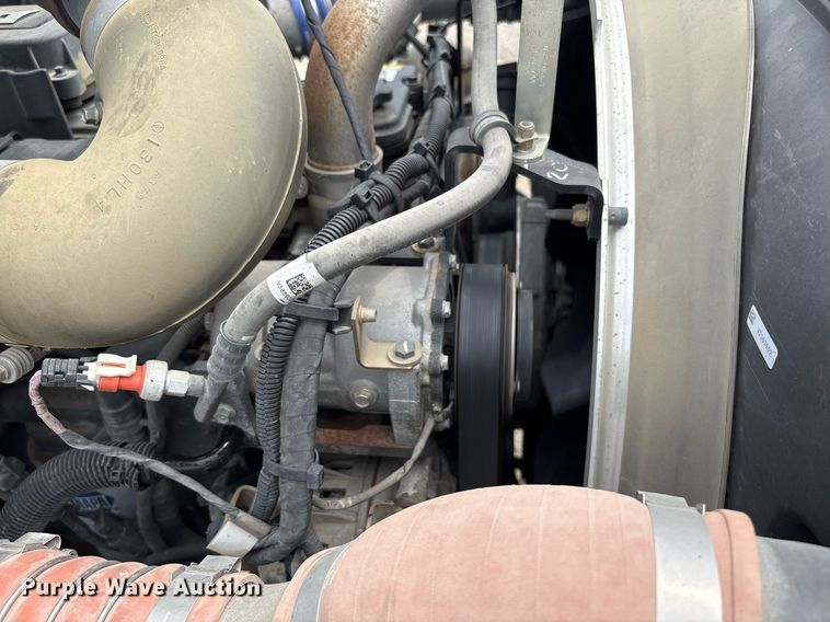 image for item DP6154 2018 Peterbilt 348 dump truck