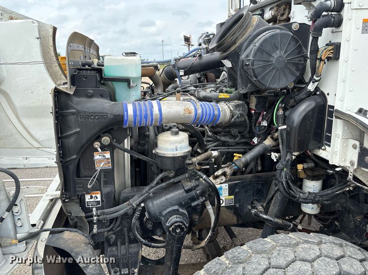 image for item DP6154 2018 Peterbilt 348 dump truck