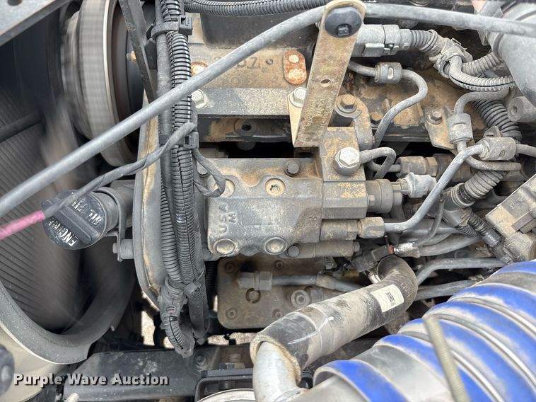 image for item DP6154 2018 Peterbilt 348 dump truck