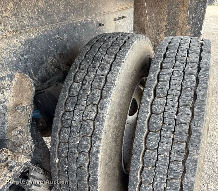 image for item DP6154 2018 Peterbilt 348 dump truck