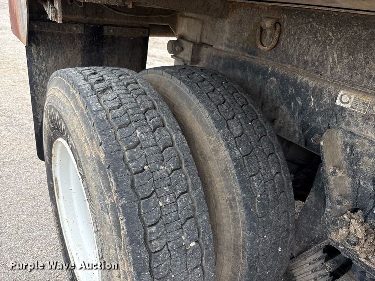 image for item DP6154 2018 Peterbilt 348 dump truck