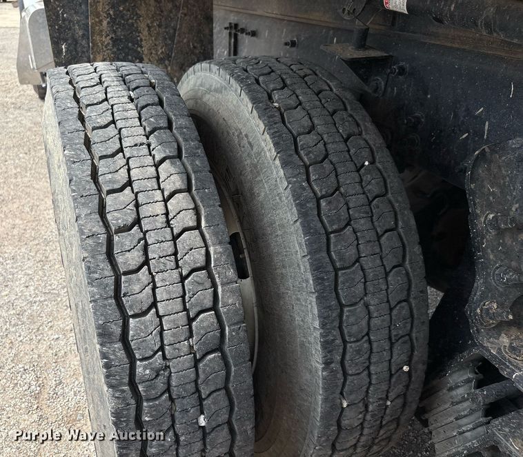 image for item DP6154 2018 Peterbilt 348 dump truck