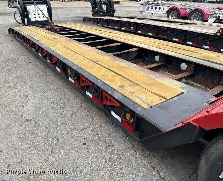 image for item DP6158 2004 Fontaine TH55FLO lowboy equipment trailer
