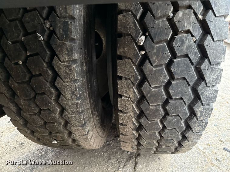 image for item DP6158 2004 Fontaine TH55FLO lowboy equipment trailer