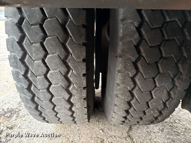 image for item DP6158 2004 Fontaine TH55FLO lowboy equipment trailer