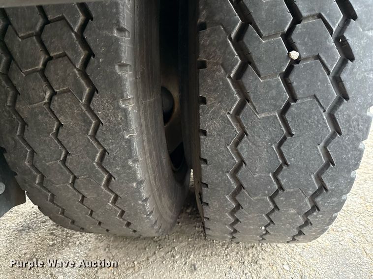 image for item DP6158 2004 Fontaine TH55FLO lowboy equipment trailer