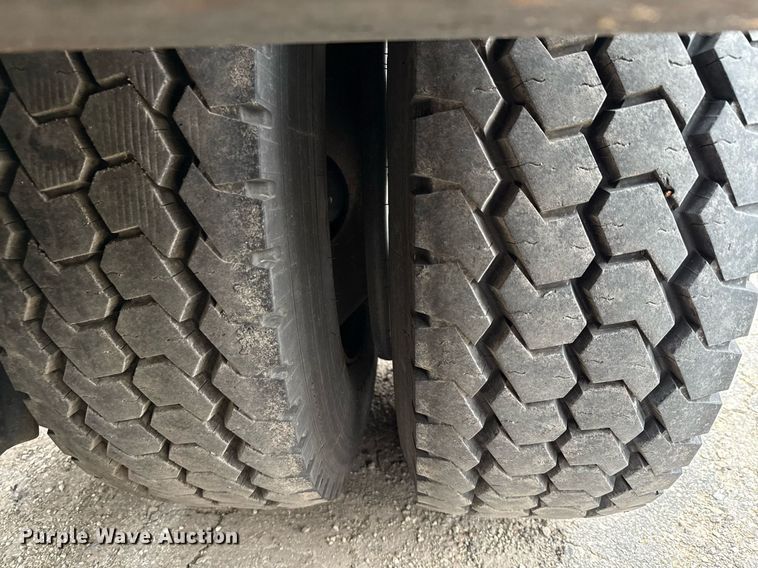 image for item DP6158 2004 Fontaine TH55FLO lowboy equipment trailer