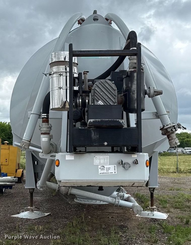image for item DP6162 2019 Carrocerias Gallegos horizontal silo