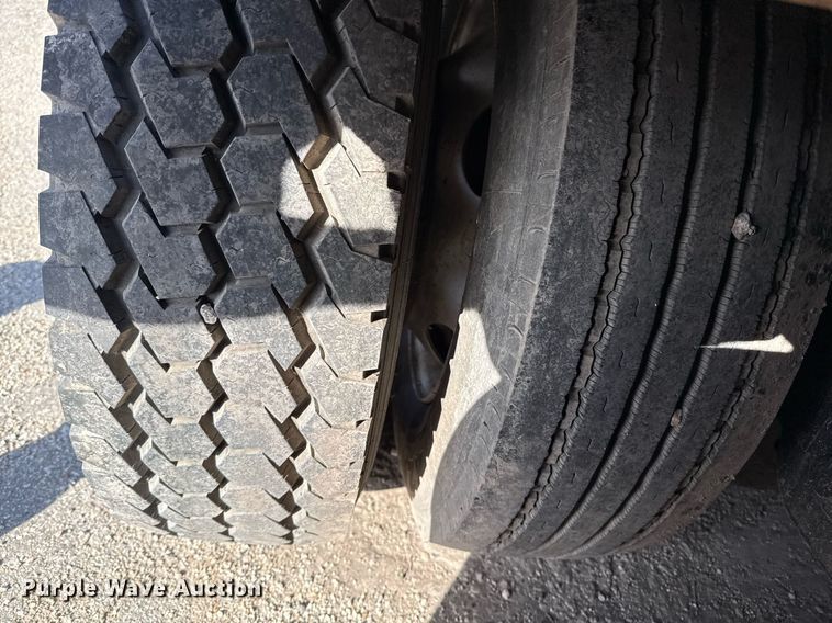 image for item DP6163 2007 Transcraft DTL-3000 drop deck equipment trailer