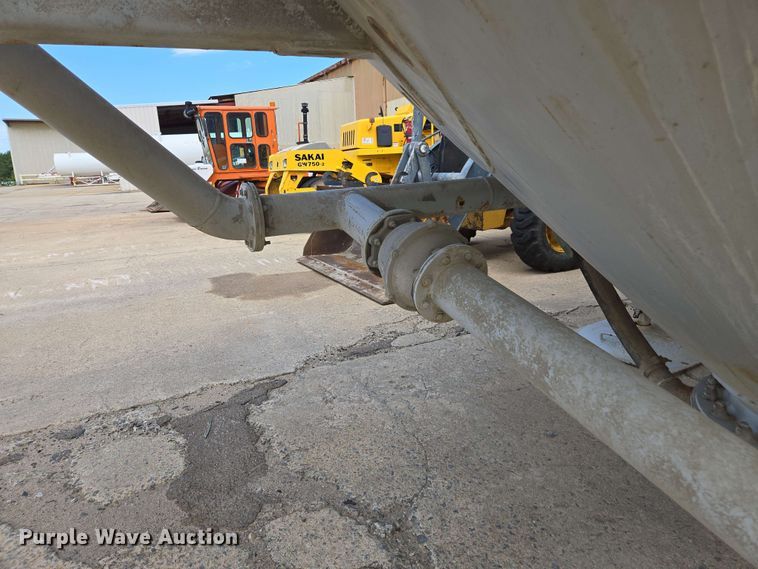 image for item DU7755 2019 Gallegos pneumatic dry bulk trailer