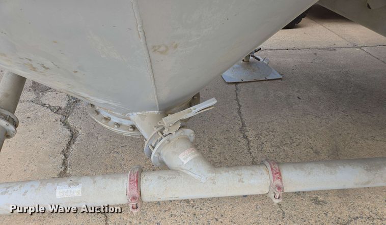 image for item DU7755 2019 Gallegos pneumatic dry bulk trailer