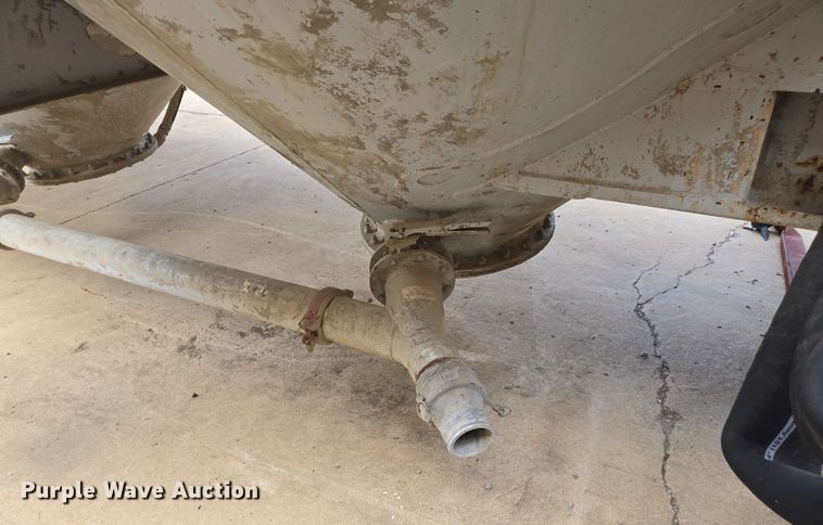 image for item DU7755 2019 Gallegos pneumatic dry bulk trailer