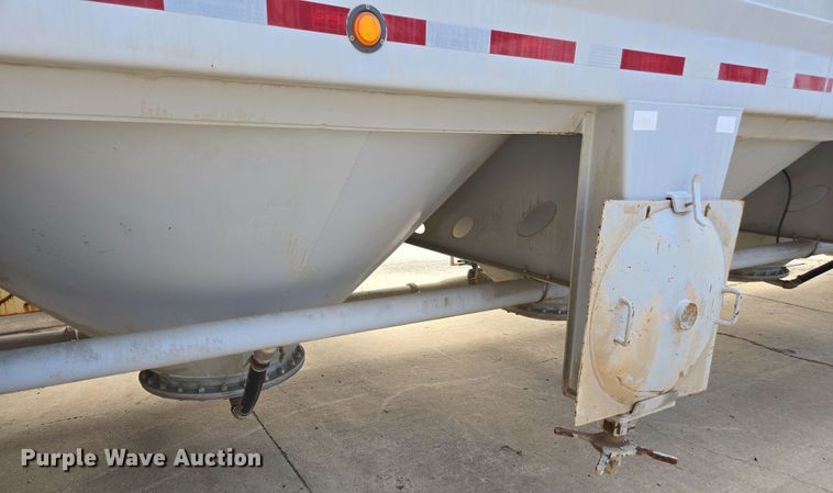 image for item DU7755 2019 Gallegos pneumatic dry bulk trailer