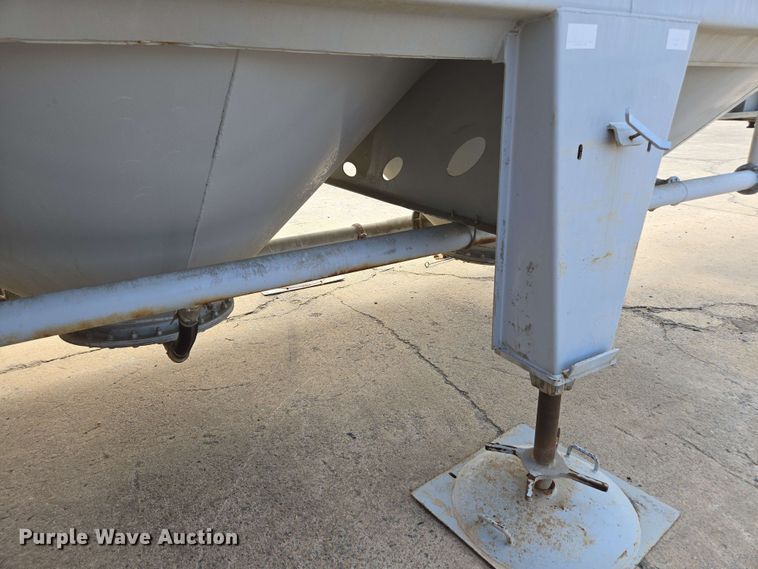 image for item DU7755 2019 Gallegos pneumatic dry bulk trailer