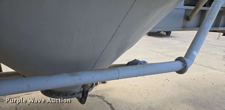 image for item DU7755 2019 Gallegos pneumatic dry bulk trailer