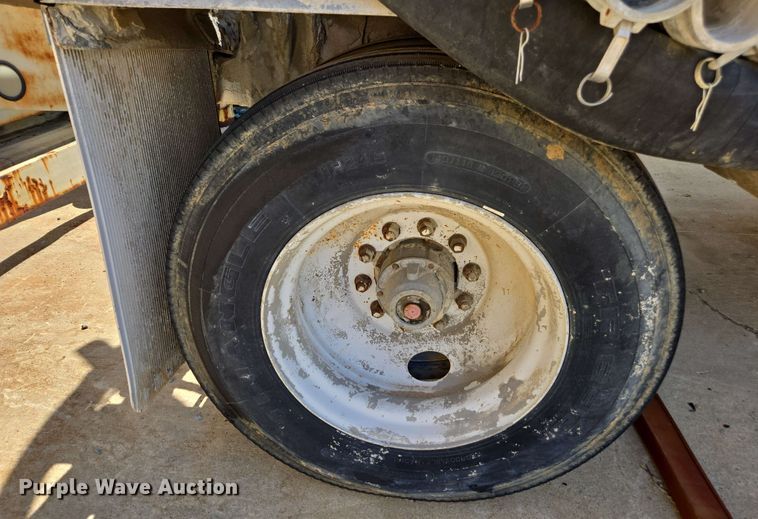 image for item DU7755 2019 Gallegos pneumatic dry bulk trailer