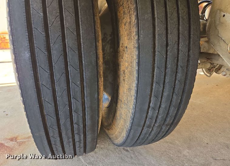 image for item DU7755 2019 Gallegos pneumatic dry bulk trailer