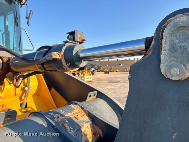 image for item DW1893 2018 John Deere 624K II wheel loader