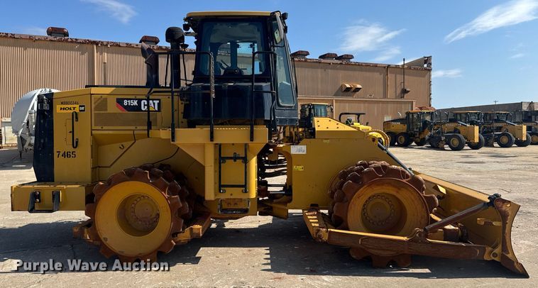 image for item DW1895 2018 Caterpillar 815K soil compactor