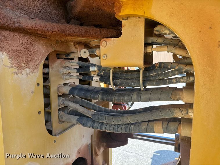 image for item DW1895 2018 Caterpillar 815K soil compactor