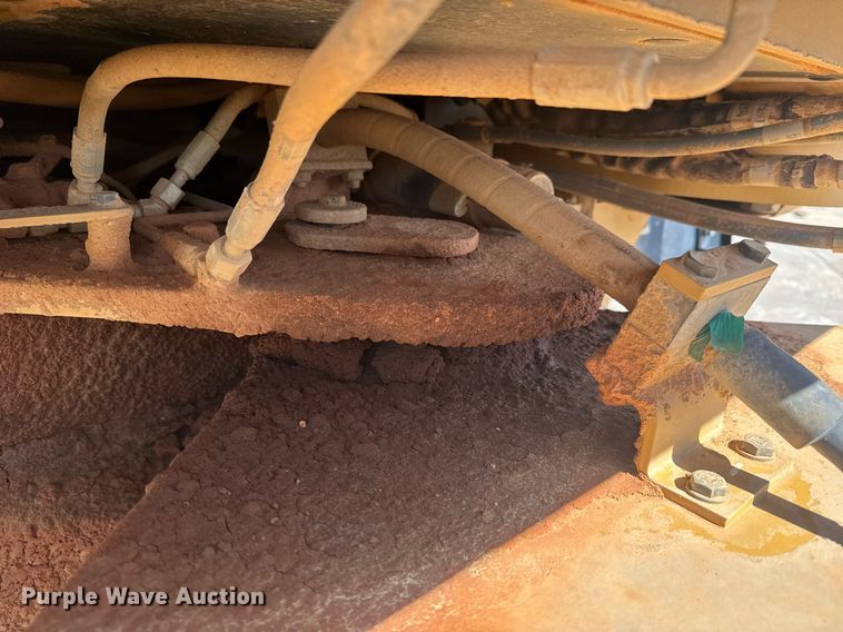 image for item DW1895 2018 Caterpillar 815K soil compactor