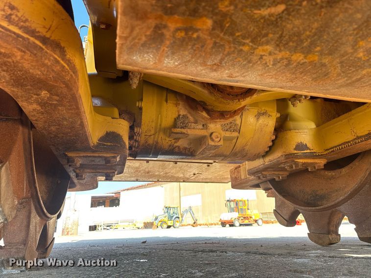 image for item DW1895 2018 Caterpillar 815K soil compactor