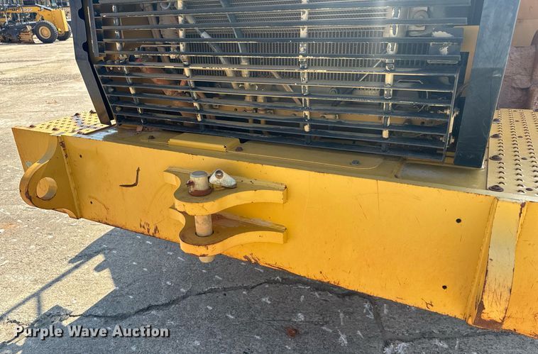 image for item DW1895 2018 Caterpillar 815K soil compactor