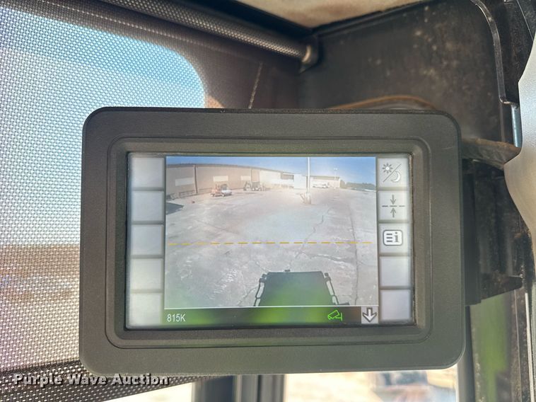 image for item DW1895 2018 Caterpillar 815K soil compactor