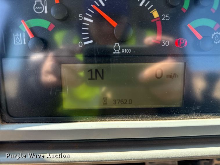 image for item DW1895 2018 Caterpillar 815K soil compactor