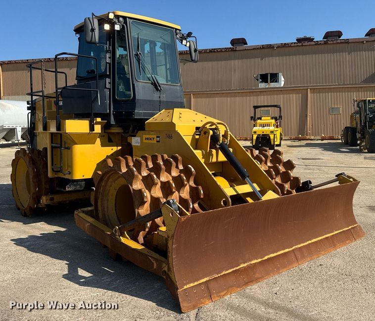 image for item DW1896 2018 Caterpillar 815K soil compactor