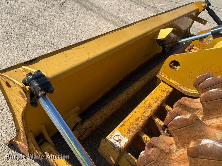 image for item DW1896 2018 Caterpillar 815K soil compactor