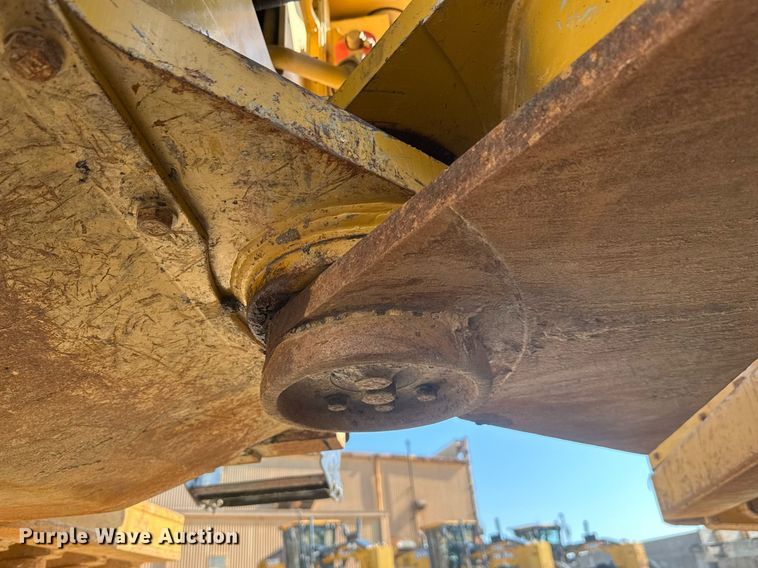 image for item DW1896 2018 Caterpillar 815K soil compactor