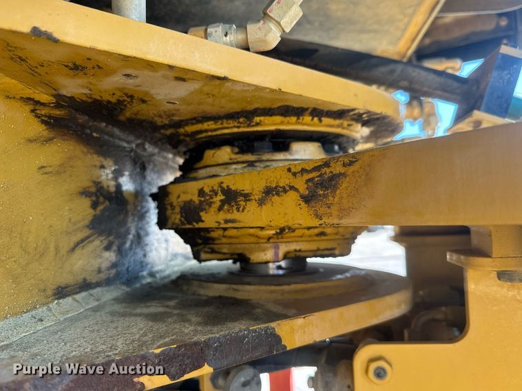 image for item DW1896 2018 Caterpillar 815K soil compactor