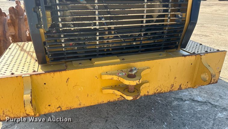 image for item DW1896 2018 Caterpillar 815K soil compactor