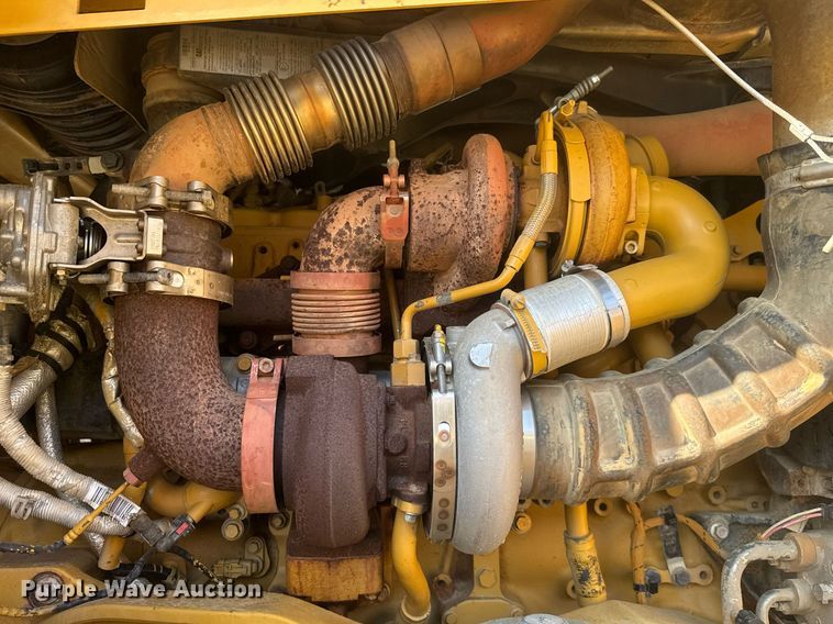 image for item DW1896 2018 Caterpillar 815K soil compactor