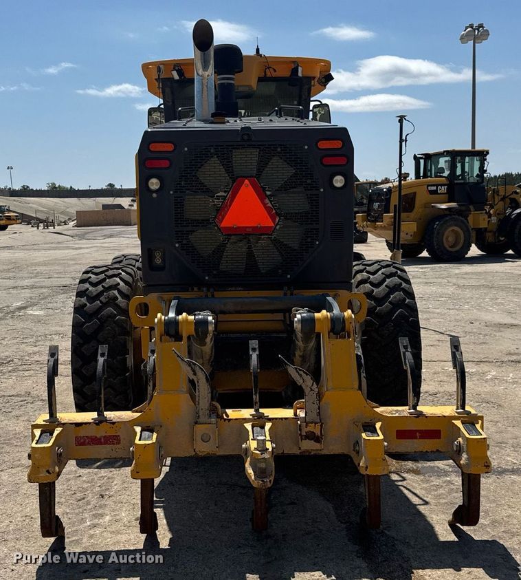 image for item DW1897 2018 John Deere 872G motor grader