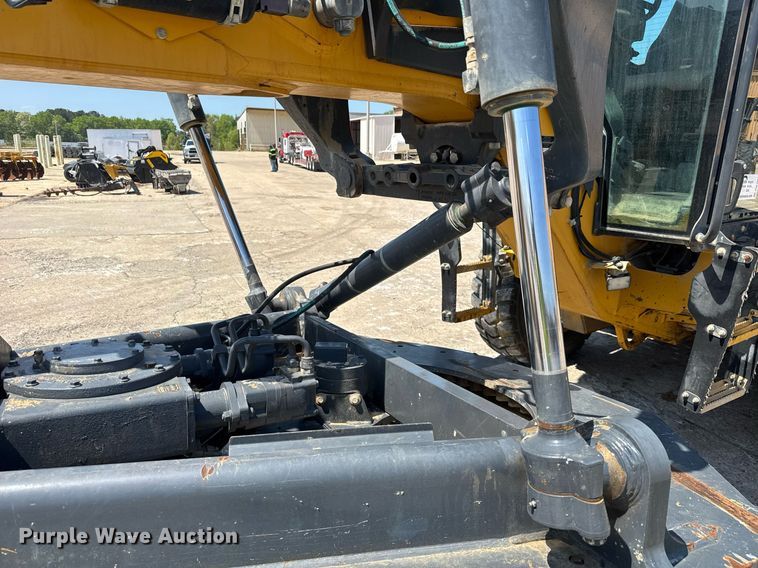 image for item DW1897 2018 John Deere 872G motor grader