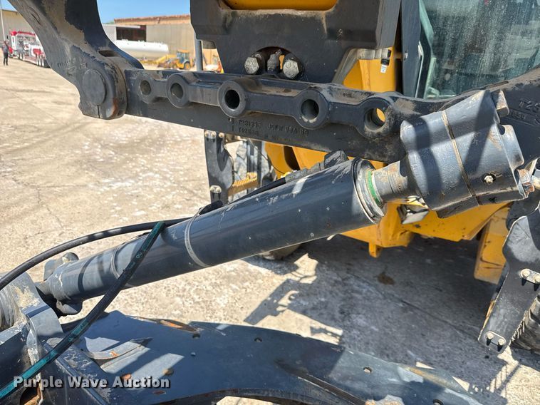 image for item DW1897 2018 John Deere 872G motor grader