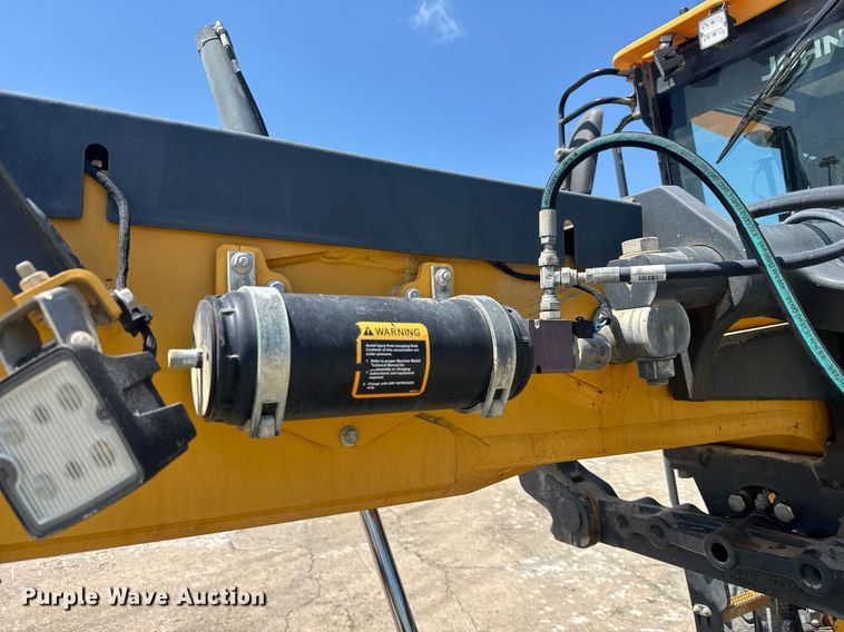 image for item DW1897 2018 John Deere 872G motor grader